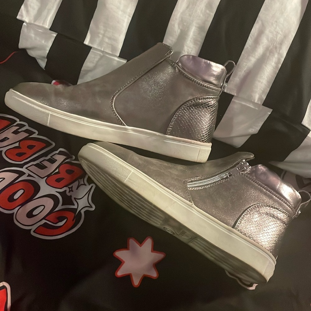 Gunmetal Steve Madden sneakers
